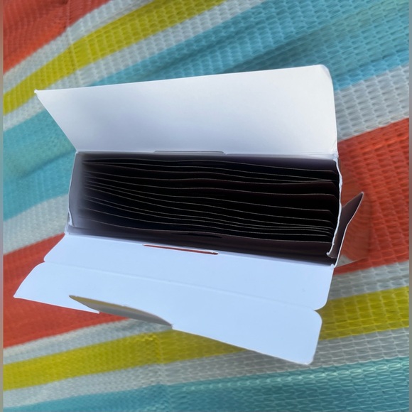 🛍️✨NIB✨🛍️ AIR WRAPPING MASK AGE DEFYING AÇAÍ Face Mask Accessory - Picture 5 of 10